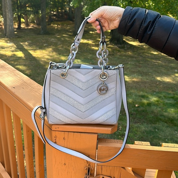 Michael Kors cynthia  satchel chevron patches dove silver bag tote - Picture 2 of 13